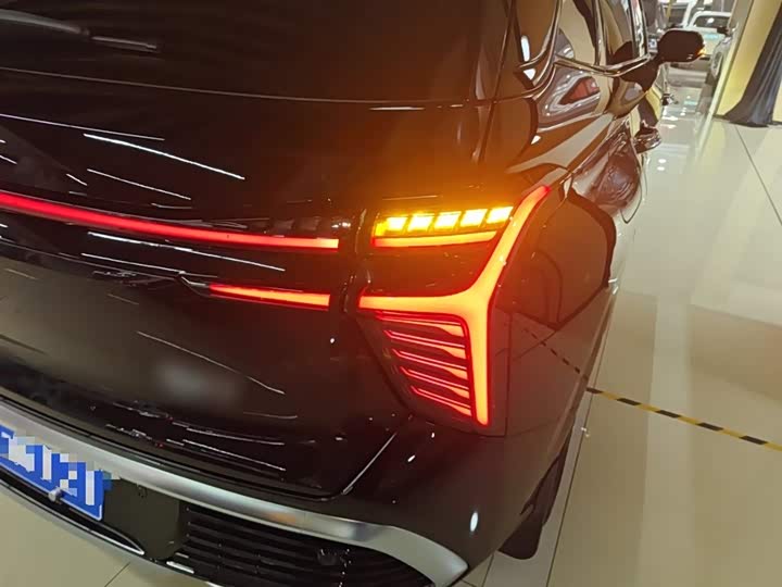 Фото 8 - Hongqi HS3