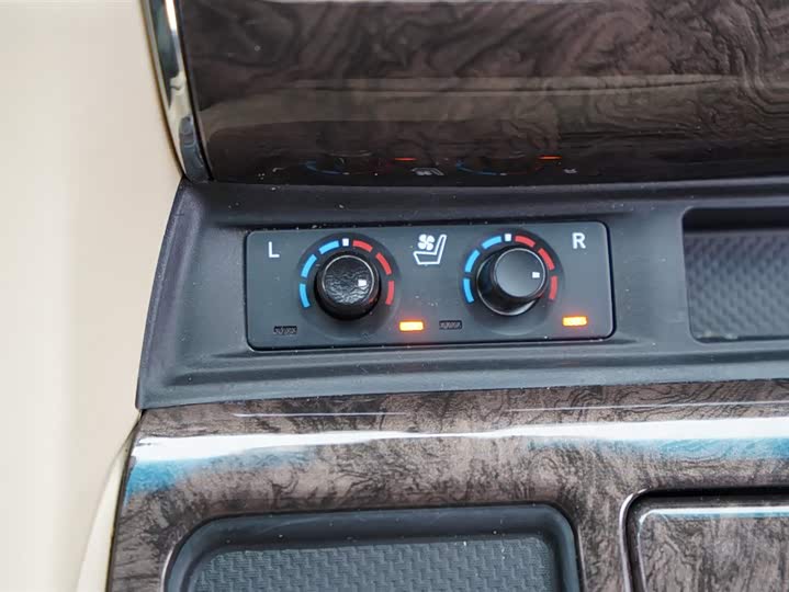 Фото 12 - Toyota Vellfire