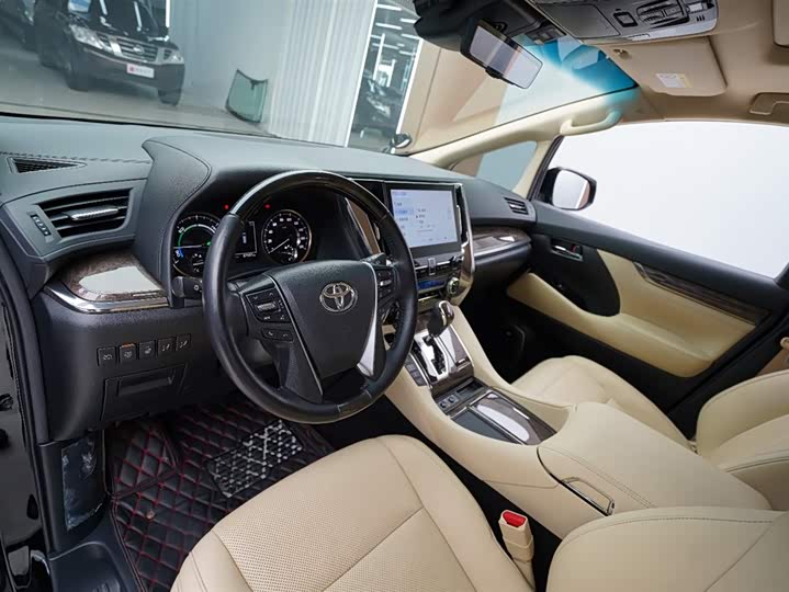 Фото 3 - Toyota Vellfire