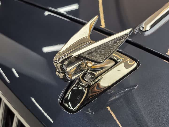 Фото 11 - Bentley Flying Spur