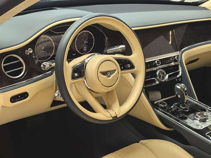 Фото 14 - Bentley Flying Spur