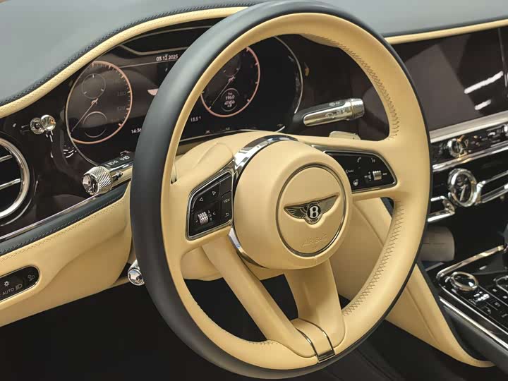 Фото 15 - Bentley Flying Spur