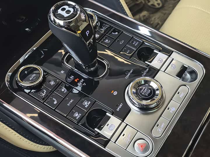 Фото 18 - Bentley Flying Spur