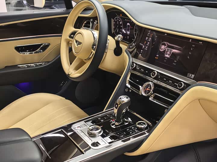 Фото 22 - Bentley Flying Spur