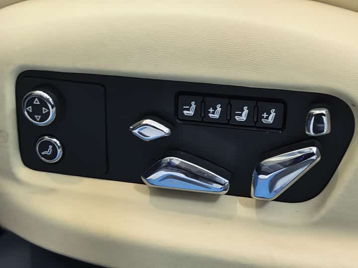 Фото 30 - Bentley Flying Spur