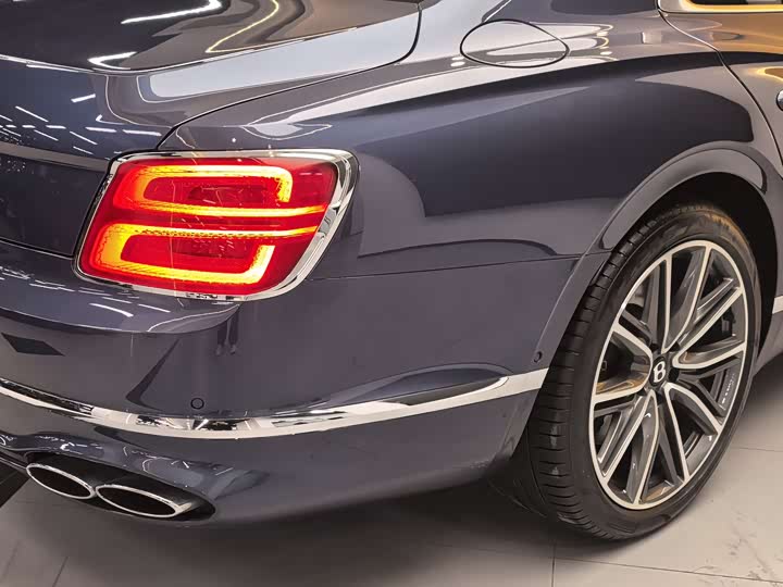 Фото 7 - Bentley Flying Spur