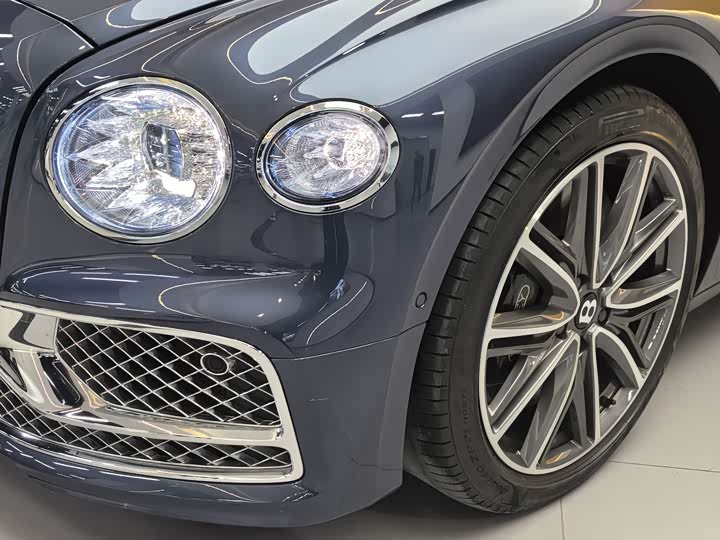 Фото 8 - Bentley Flying Spur