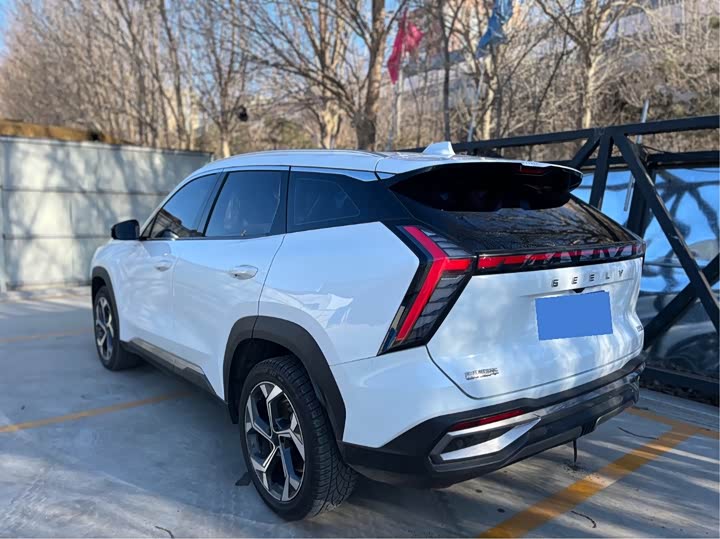 Фото 20 - Geely Atlas L