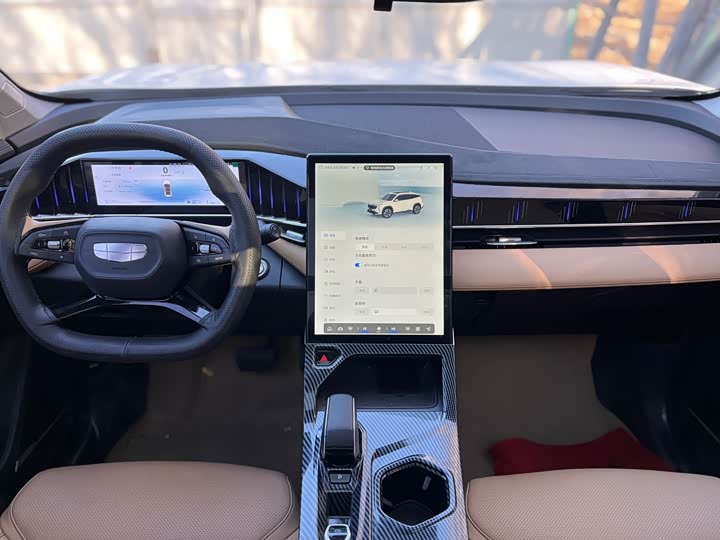 Фото 7 - Geely Atlas L