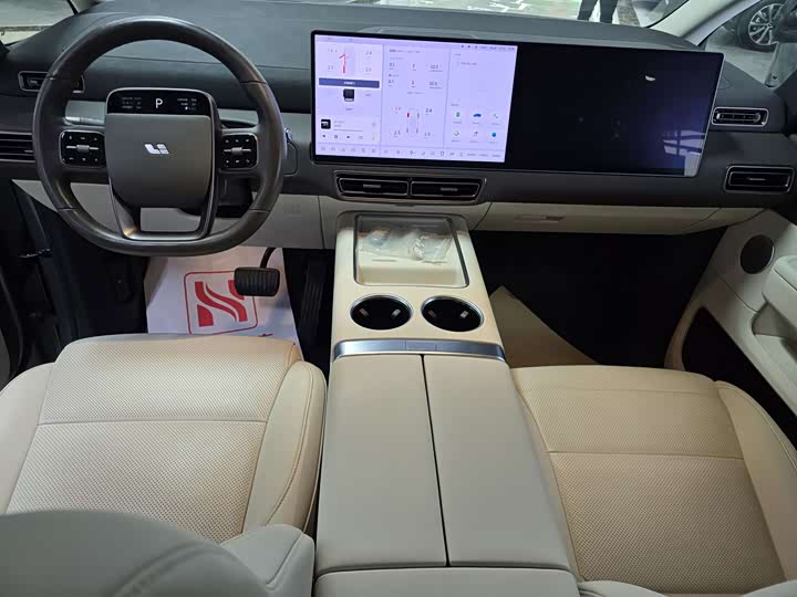 Фото 8 - LiXiang Mega