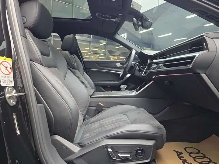 Фото 11 - Audi A6L