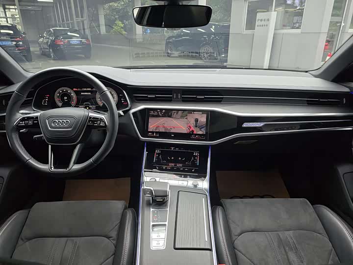 Фото 15 - Audi A6L