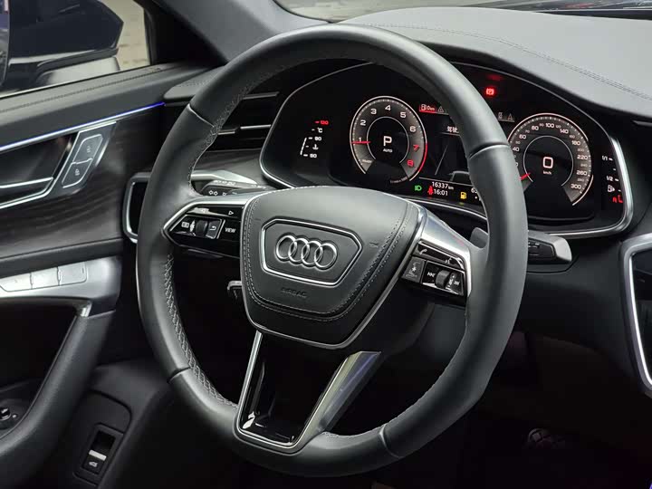 Фото 17 - Audi A6L