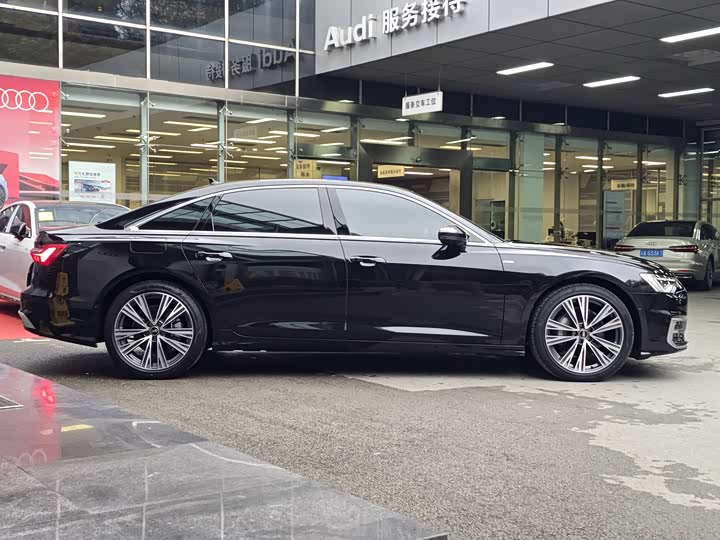 Фото 4 - Audi A6L