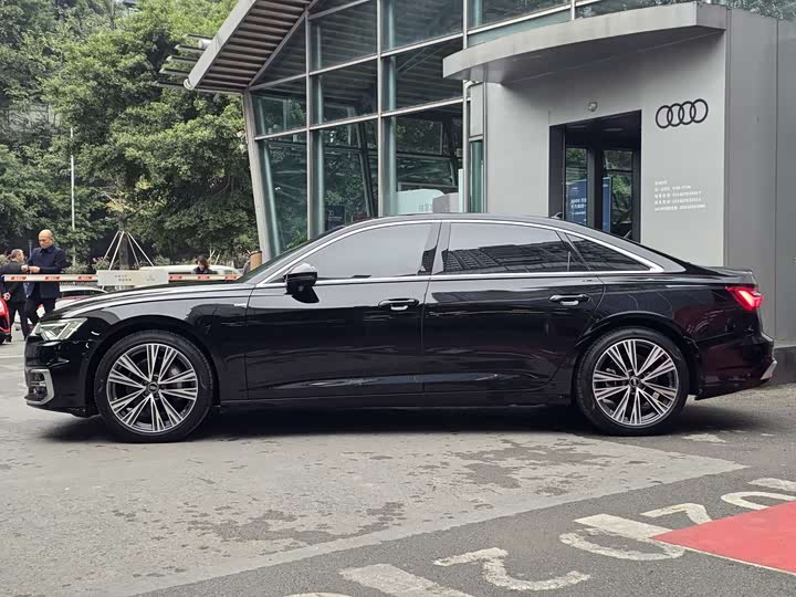 Фото 6 - Audi A6L