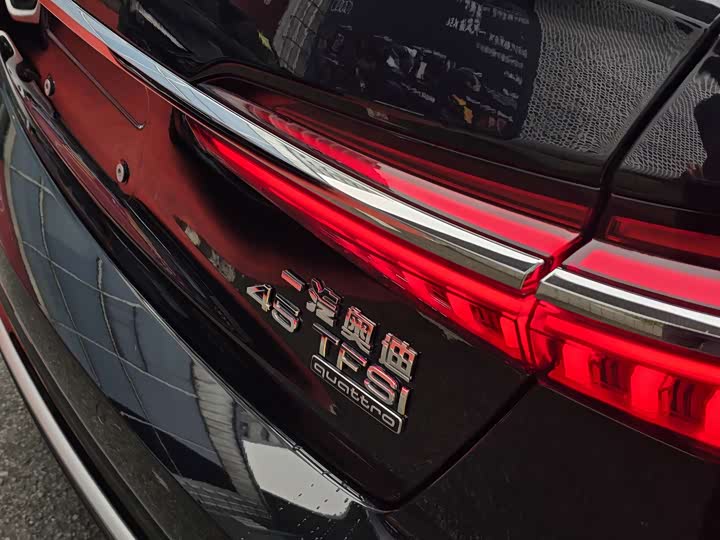 Фото 9 - Audi A6L