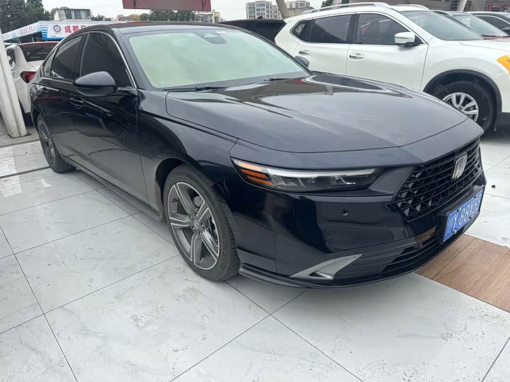 Фото 2 - Honda Accord