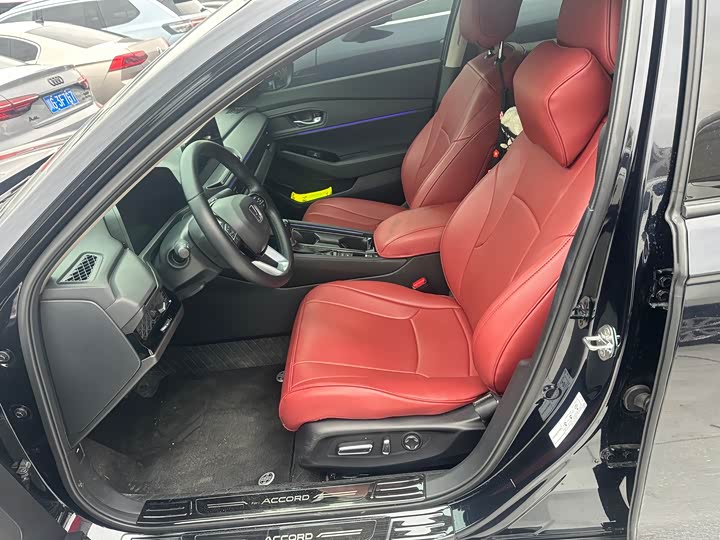 Фото 3 - Honda Accord