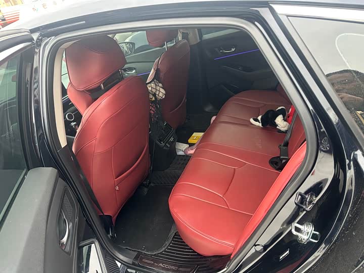 Фото 6 - Honda Accord