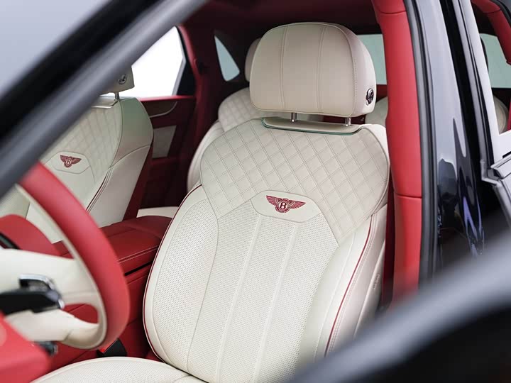 Фото 10 - Bentley Bentayga