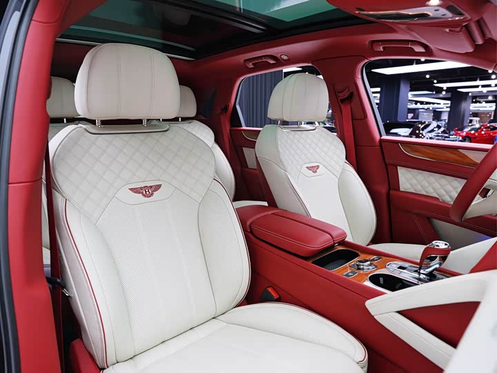 Фото 13 - Bentley Bentayga