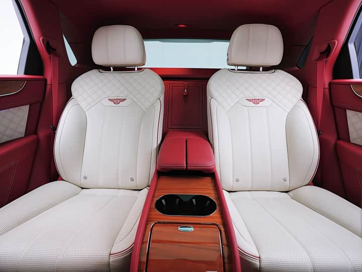 Фото 17 - Bentley Bentayga