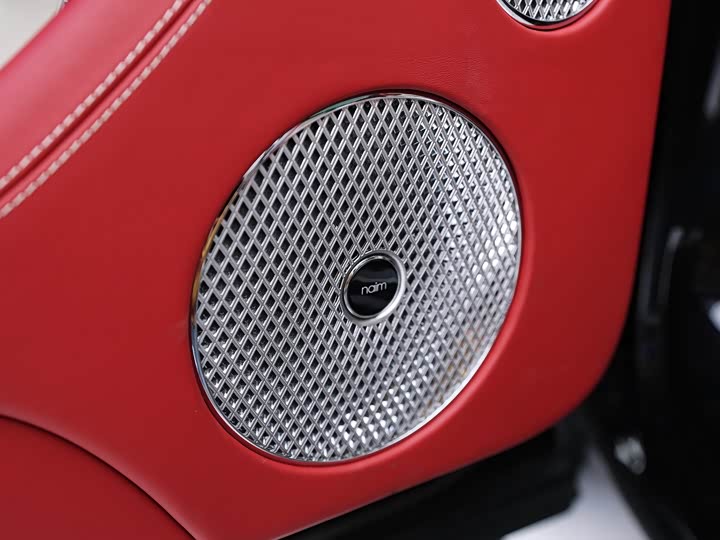 Фото 19 - Bentley Bentayga