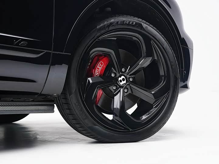 Фото 22 - Bentley Bentayga