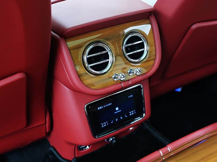 Фото 7 - Bentley Bentayga