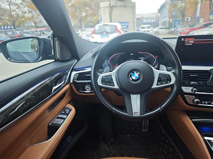 Фото 8 - BMW 6 Series GT