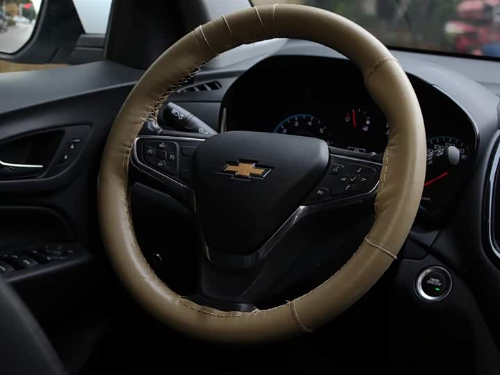 Фото 14 - Chevrolet Equinox