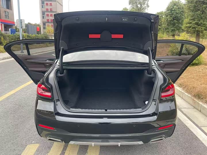 Фото 14 - BMW 5 Series