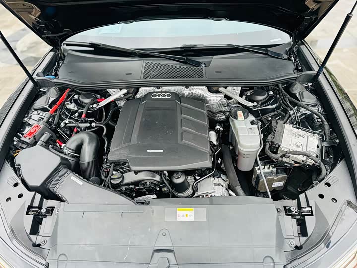 Фото 16 - Audi A6L