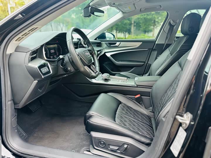 Фото 7 - Audi A6L