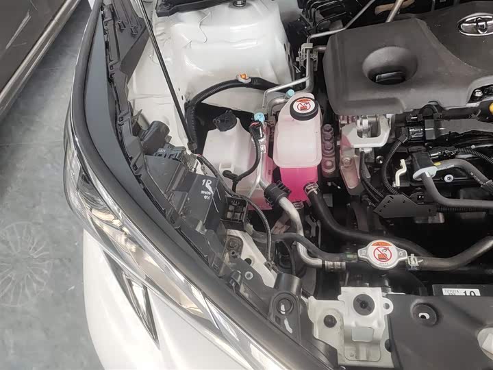 Фото 28 - Toyota Granvia