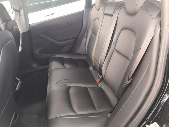 Фото 17 - Tesla Model 3