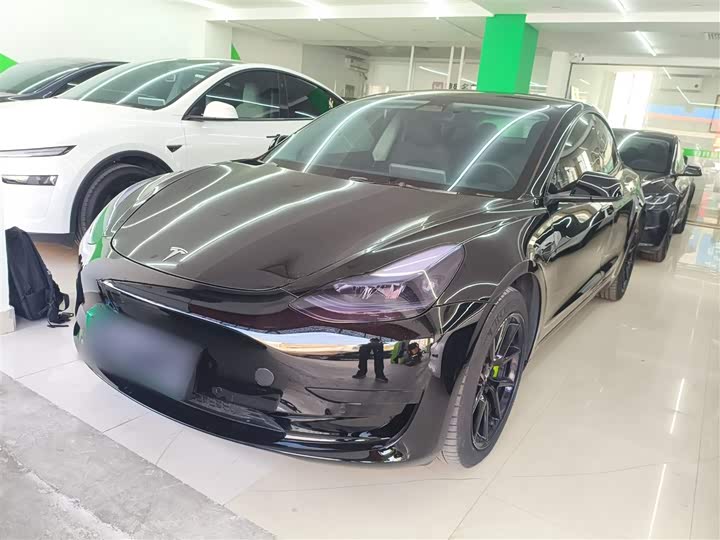 Фото 2 - Tesla Model 3