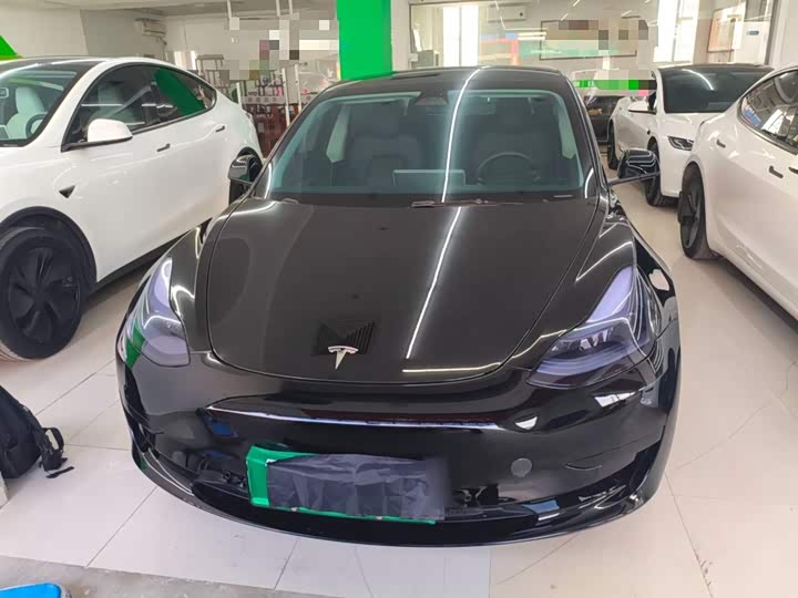 Фото 3 - Tesla Model 3