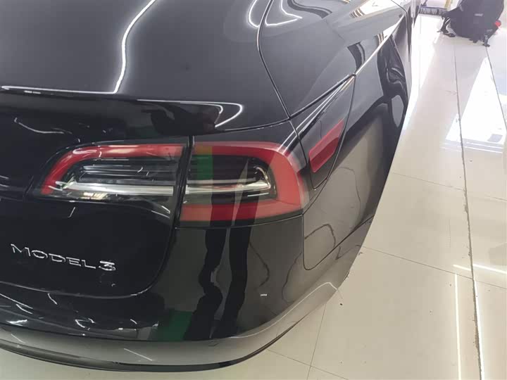 Фото 8 - Tesla Model 3