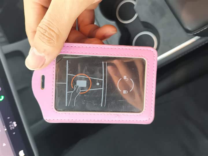 Фото 9 - Tesla Model 3