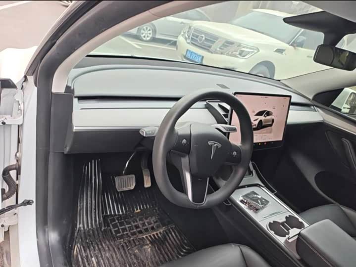 Фото 3 - Tesla Model Y