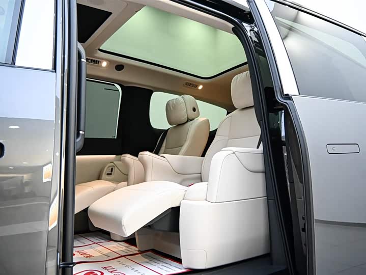 Фото 23 - LiXiang Mega