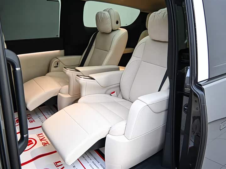 Фото 24 - LiXiang Mega