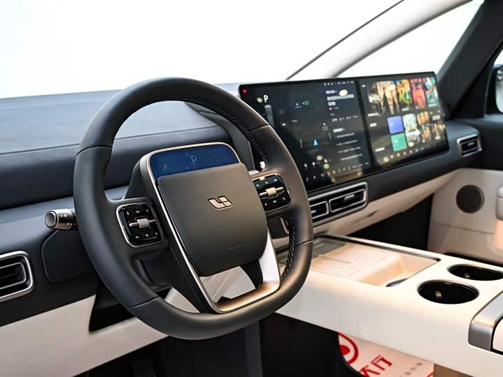 Фото 29 - LiXiang Mega