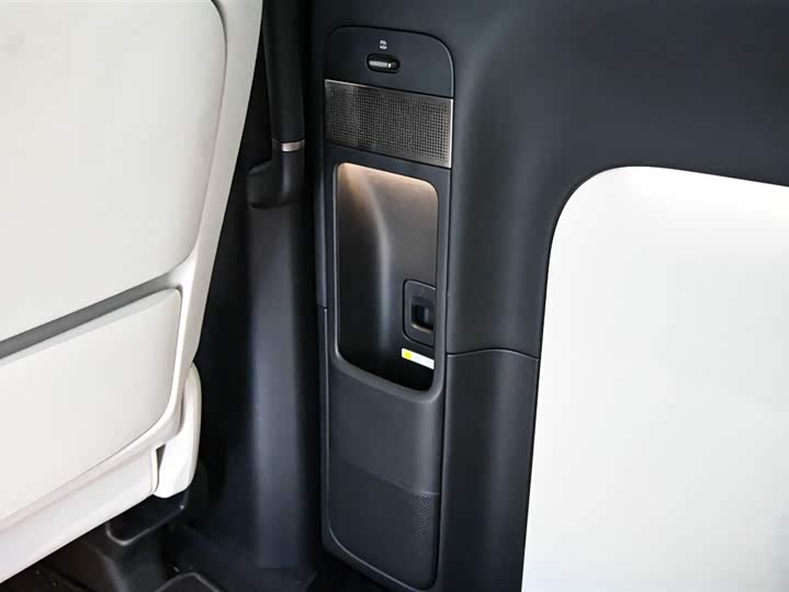 Фото 38 - LiXiang Mega