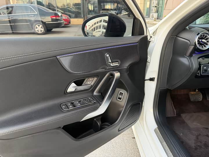 Фото 7 - Mercedes-Benz A-Class