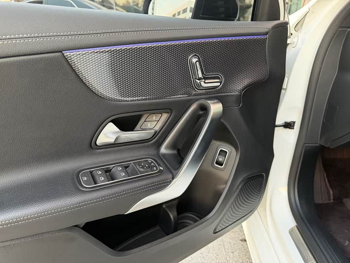 Фото 8 - Mercedes-Benz A-Class