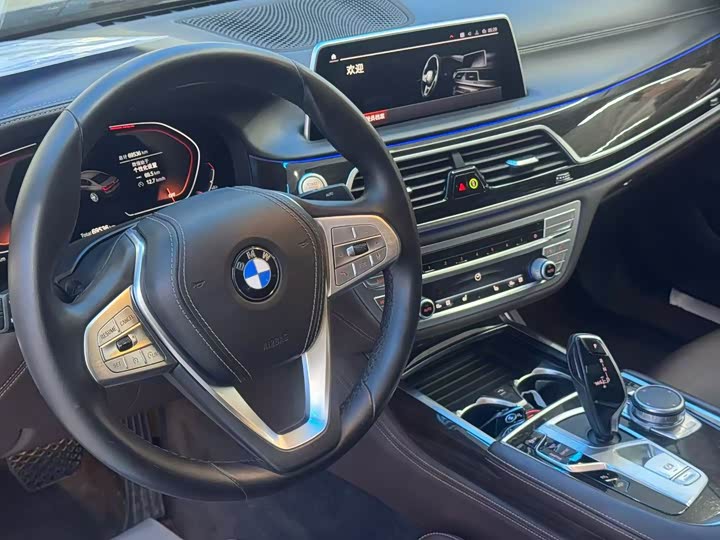 Фото 7 - BMW 7 Series
