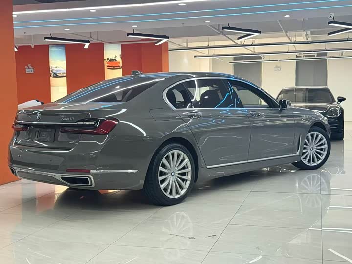 Фото 8 - BMW 7 Series