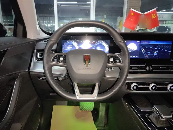 Фото 11 - Hongqi HS5